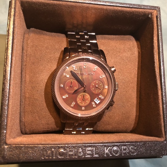 ✨ Michael Kors Watch ✨ - Picture 2 of 5